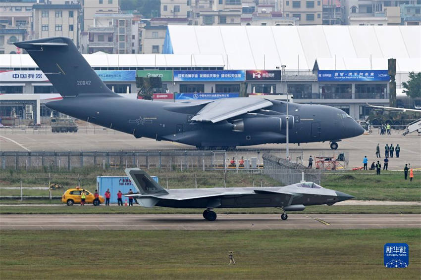 For?a aérea chinesa trará novos jatos para Airshow China