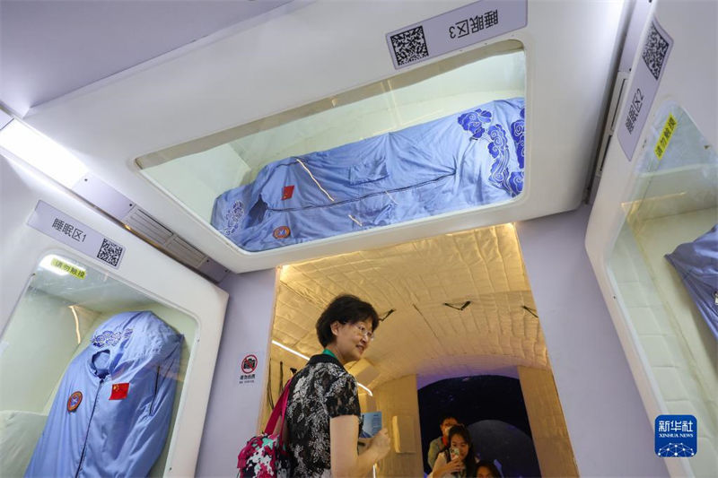 Módulo expositor 1:1 da esta??o espacial chinesa estreia no Airshow China