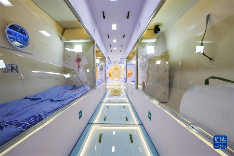 Módulo expositor 1:1 da esta??o espacial chinesa estreia no Airshow China