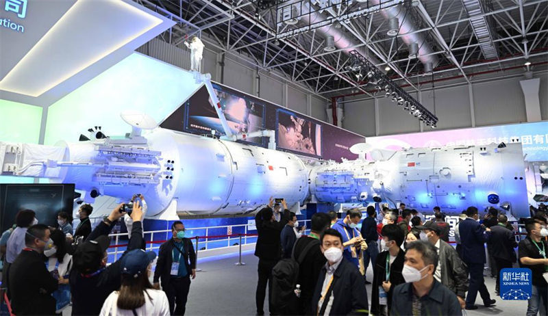 Módulo expositor 1:1 da esta??o espacial chinesa estreia no Airshow China