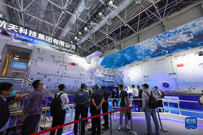 Módulo expositor 1:1 da esta??o espacial chinesa estreia no Airshow China