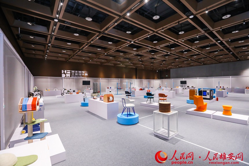 Carro voador de Xpeng exibido na 5a Semana Internacional de Design Industrial de Hebei