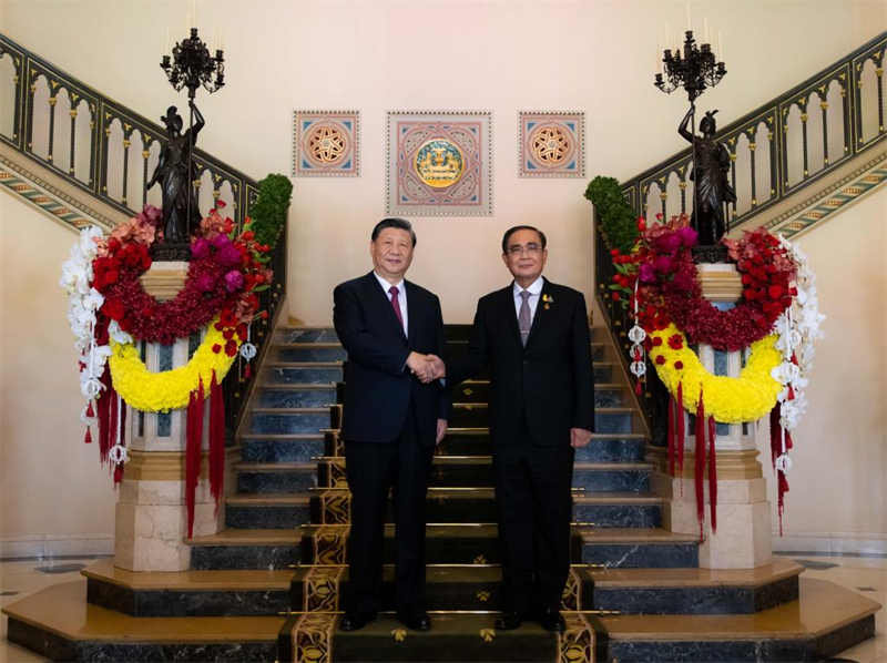 Xi Jinping e Prayut concordam em construir uma comunidade China-Tailandia mais estável, próspera e sustentável com futuro compartilhado