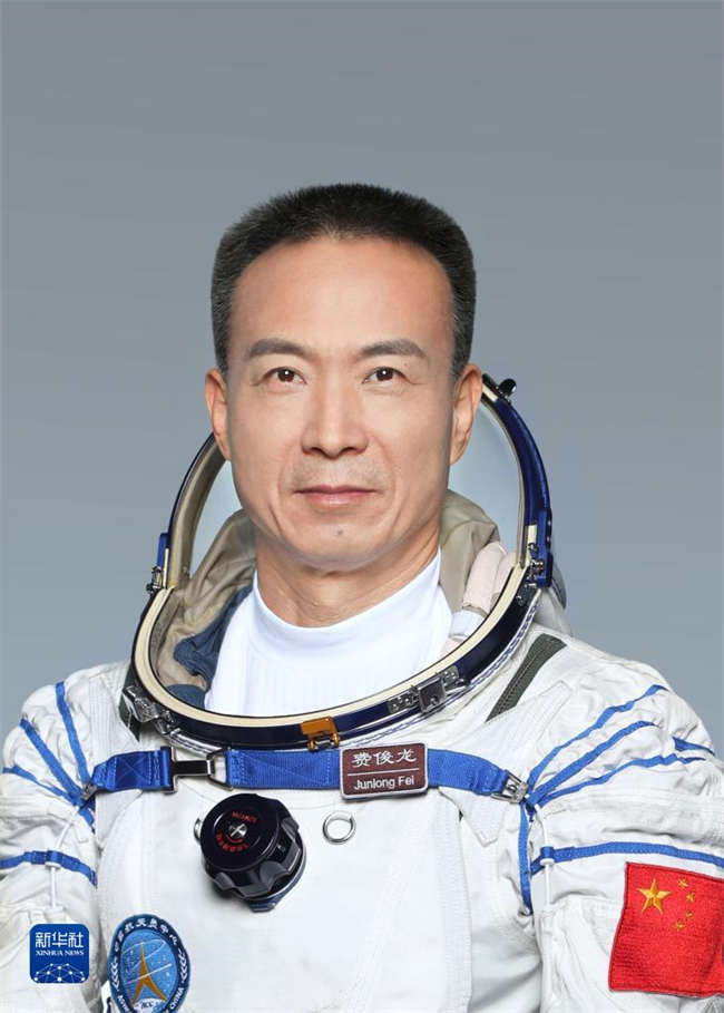 China lan?a espa?onave da miss?o Shenzhou-15