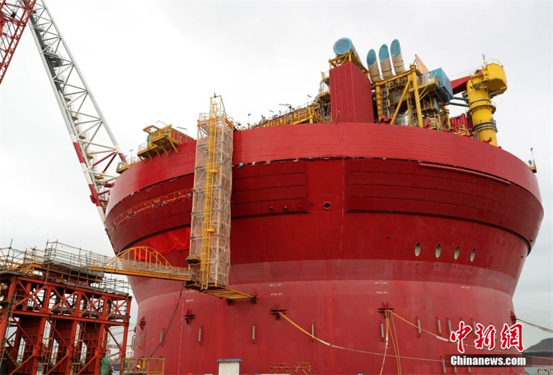 Dispositivo FPSO de fabrica??o chinesa é entregue no leste da China