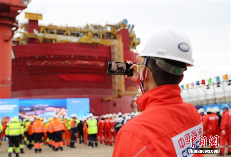 Dispositivo FPSO de fabrica??o chinesa é entregue no leste da China