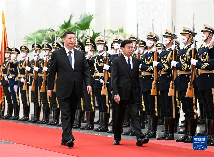 Xi Jinping realiza conversa??es com presidente do Laos