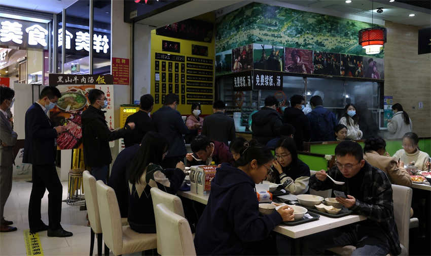 Guangzhou retoma vários servi?os públicos