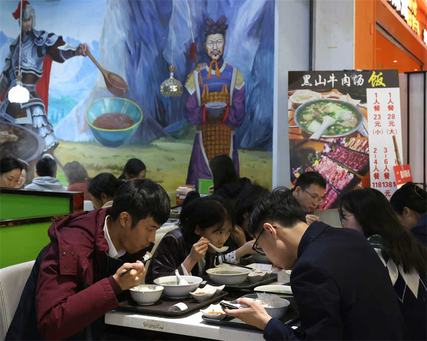 Guangzhou retoma vários servi?os públicos