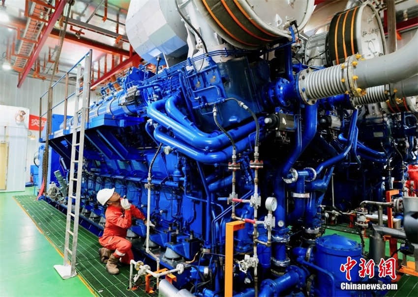 Maior plataforma offshore de produ??o de petróleo da ásia entra em opera??o