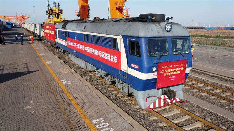 Porto de Tianjin registra volume de carga China-Europa (China-ásia) de mais de 90 mil TEUs