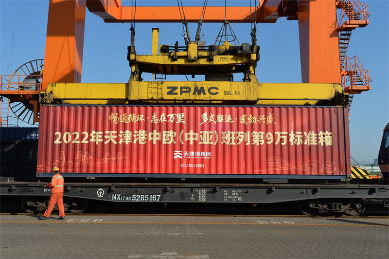 Porto de Tianjin registra volume de carga China-Europa (China-ásia) de mais de 90 mil TEUs