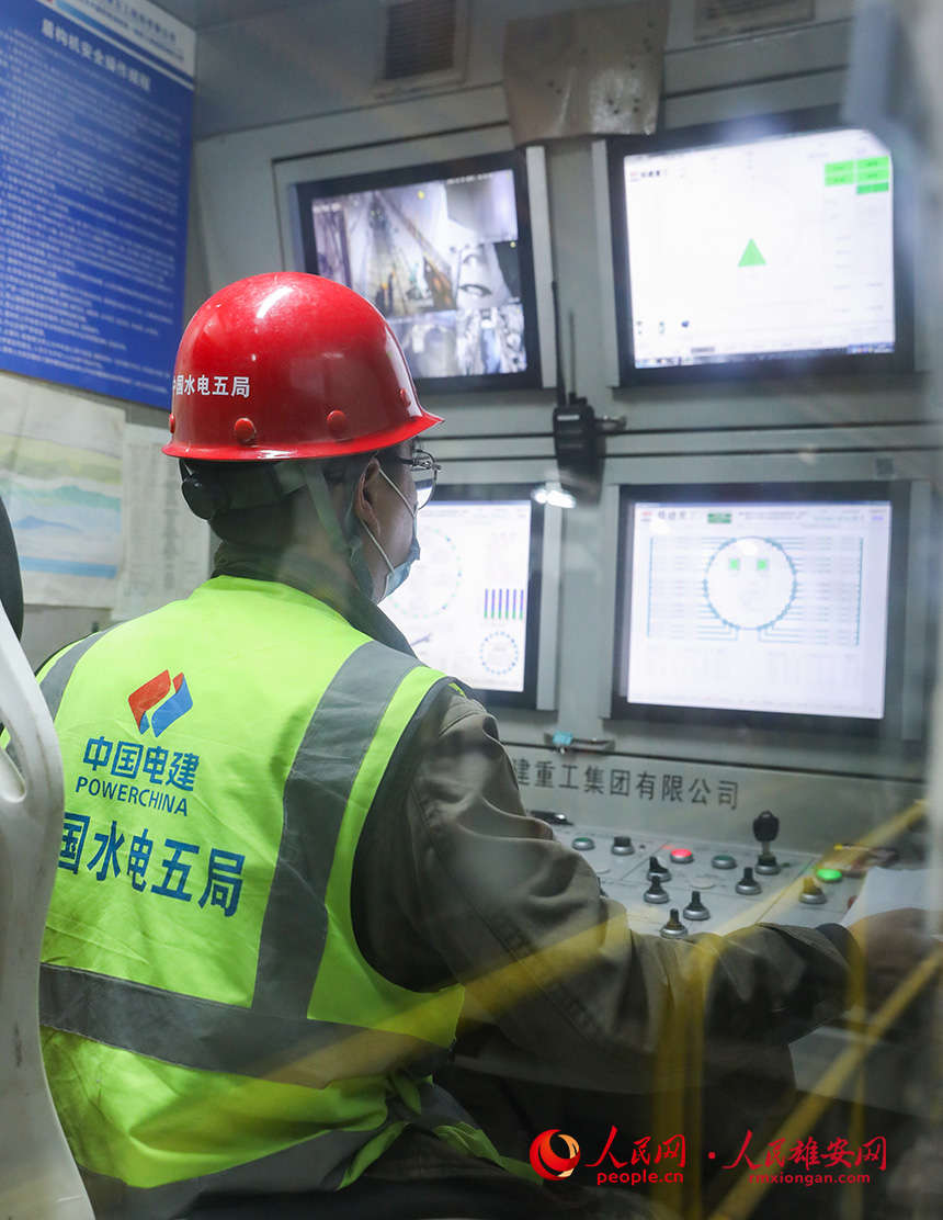 Galeria: Linha Expressa de Xiong'an para o Aeroporto Internacional de Daxing está em constru??o