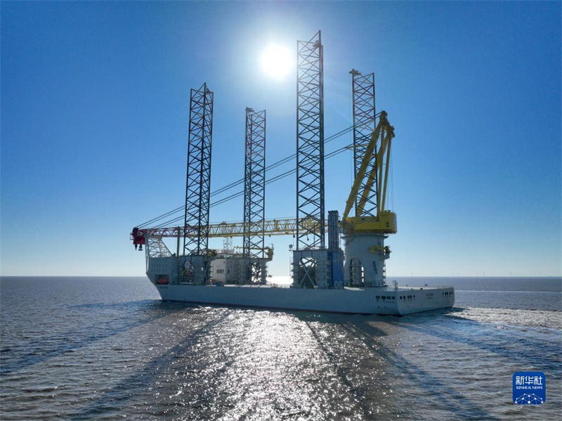 Navio de instala??o de turbinas eólicas é entregue oficialmente