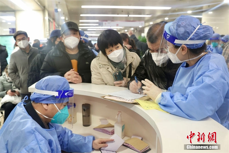 Hospitais de Beijing se esfor?am para garantir tratamento
