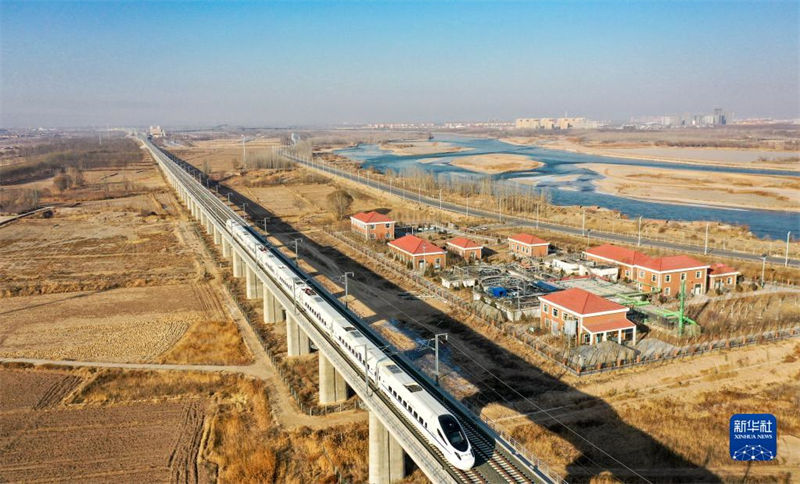 Nova ferrovia de alta velocidade entra em opera??o no noroeste da China