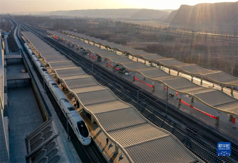 Nova ferrovia de alta velocidade entra em opera??o no noroeste da China