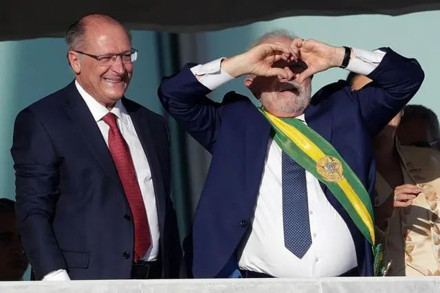 Lula da Silva tomou posse como presidente do Brasil