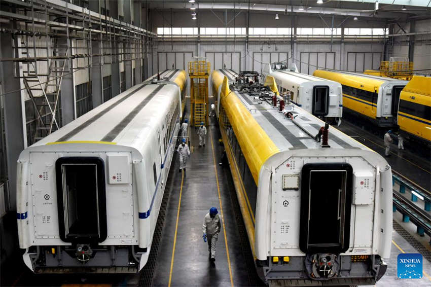 Trens-bala passam por revis?o em Qingdao para garantir opera??es durante pico do Festival da Primavera