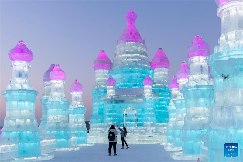 China: 39o Festival Internacional de Gelo e Neve foi inaugurado em Harbin