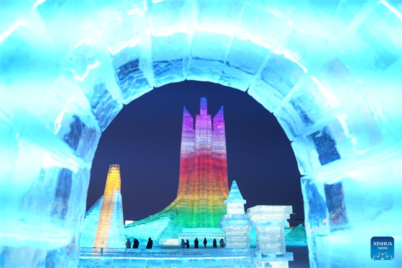 China: 39o Festival Internacional de Gelo e Neve foi inaugurado em Harbin