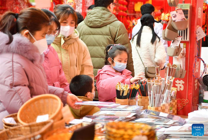 Principais mercados de compras em Shanxi est?o imersos na atmosfera do Ano Novo Chinês