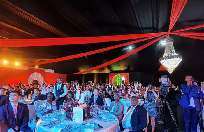 Embaixada da China em Angola realiza recep??o para celebrar 40o aniversário das rela??es diplomáticas China-Angola