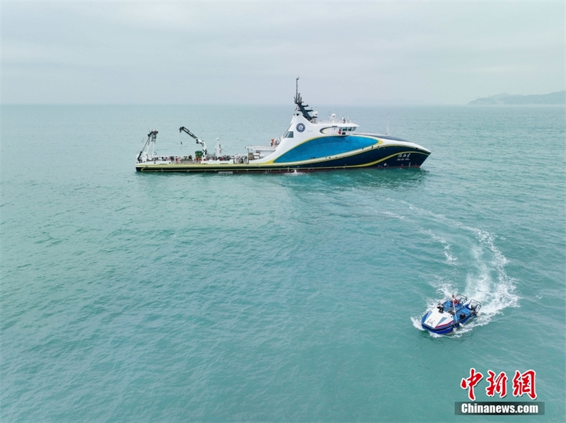 Primeiro navio de pesquisa n?o tripulado inteligente do mundo é colocado em uso