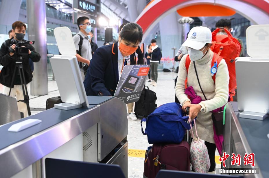 Se??o de Hong Kong da ferroviária de alta velocidade Guangzhou-Shenzhen-Hong Kong retoma opera??o