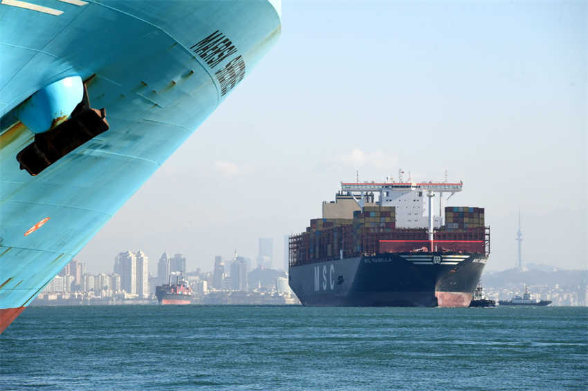Porto de Qingdao agiliza opera??es para responder à demanda