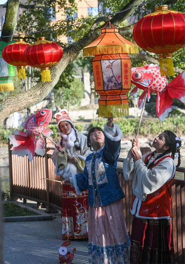 Festival de Lanternas Aoshan come?a em Zhejiang