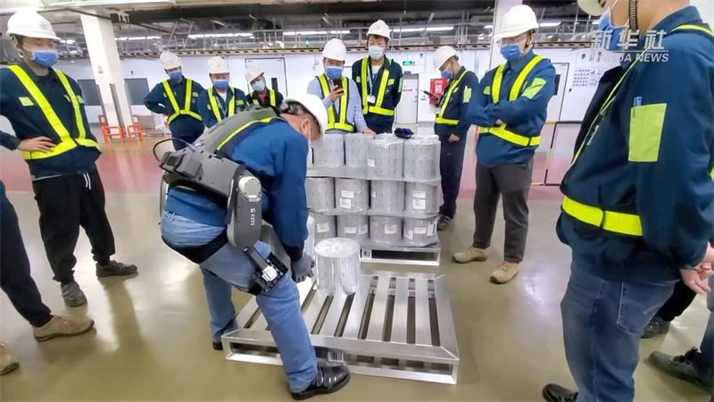 The Wandering Earth II: exoesqueletos mecanicos usados no filme n?o usaram efeitos especiais