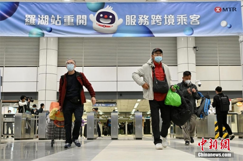 Fronteira entre Hong Kong e parte continental da China reabre totalmente