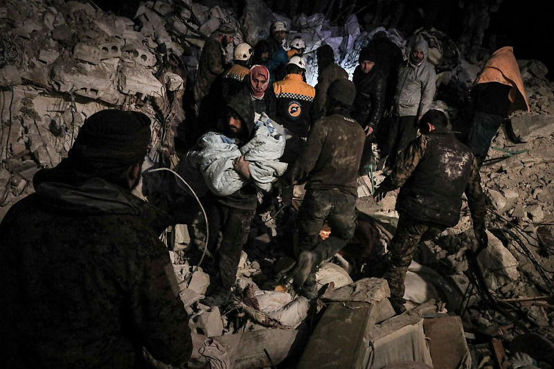 Fortes terremotos deixam 870 mortos e 1.326 feridos na Síria