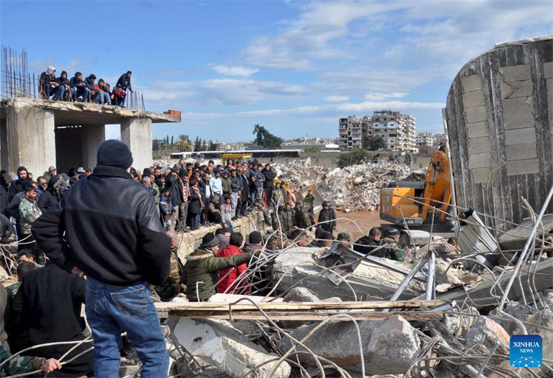 Mortes na Turquia e Síria excedem 6.000 com apelos crescentes para que as san??es dos EUA à Síria sejam suspensas
