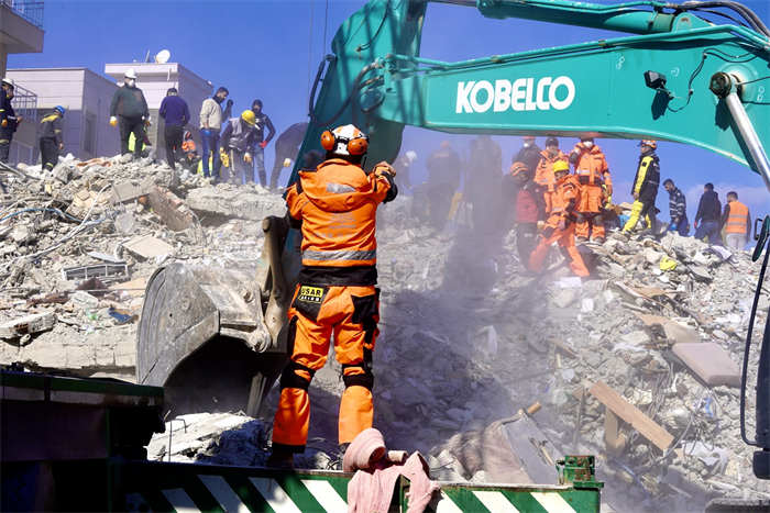 Diário de resgate na Turquia: 7 sobreviventes resgatados