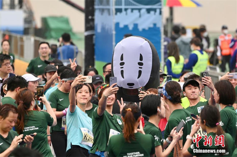25a Maratona Standard Chartered Hong Kong é iniciada com mais participantes