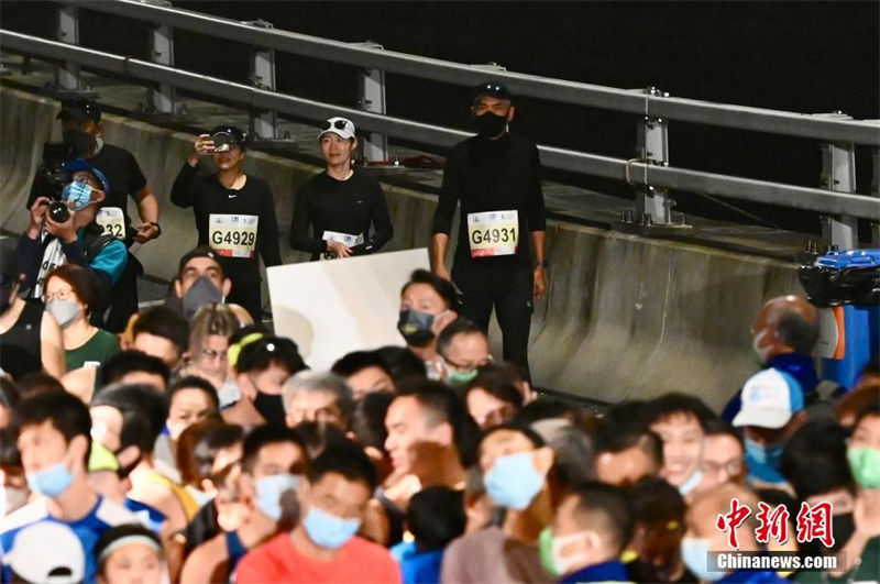 25a Maratona Standard Chartered Hong Kong é iniciada com mais participantes