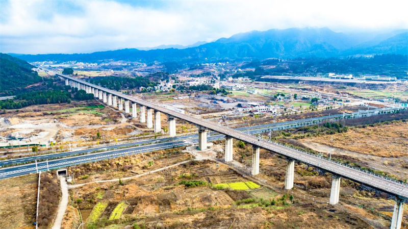 Guizhou: constru??o da ferrovia de alta velocidade Guiyang-Nanning está em andamento 