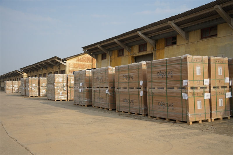 Fujian lan?a primeira carga fotovoltaica direta para Xinjiang