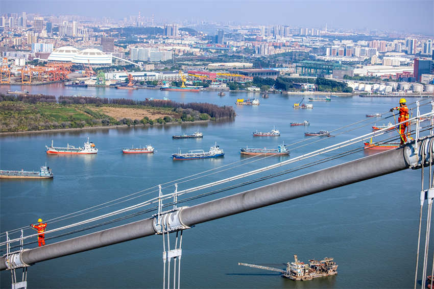 Galeria: Manuten??o realizada na ponte de Guangzhou Huangpu