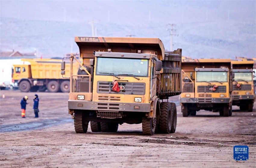 Colapso de mina de carv?o na China deixa quatro mortos e 49 desaparecidos e resgate é retomado