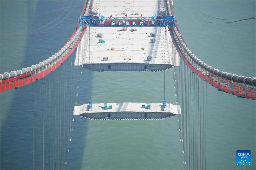 Ponte Lingdingyang está em constru??o em Guangdong 