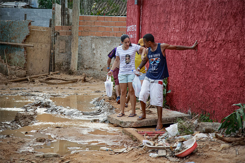 Sobe para 65 o número de mortes causadas por fortes chuvas no sudeste do Brasil