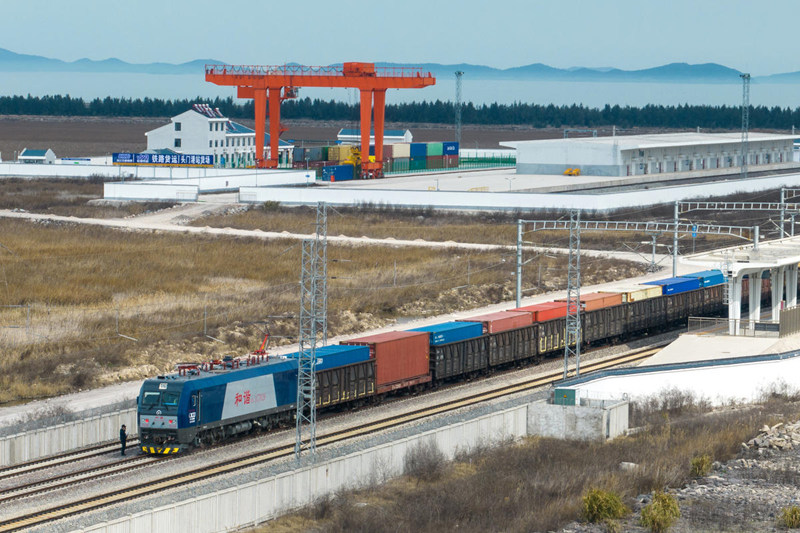 Província chinesa de Zhejiang lan?a trem de carga Taizhou-Laos 
