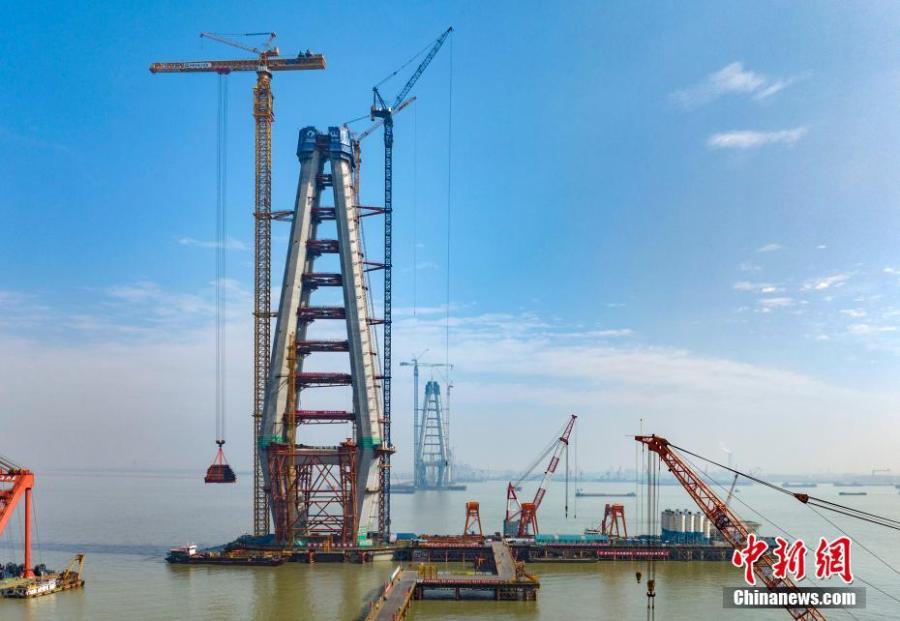 Maior guindaste de torre do mundo foi colocado em constru??o em Jiangsu