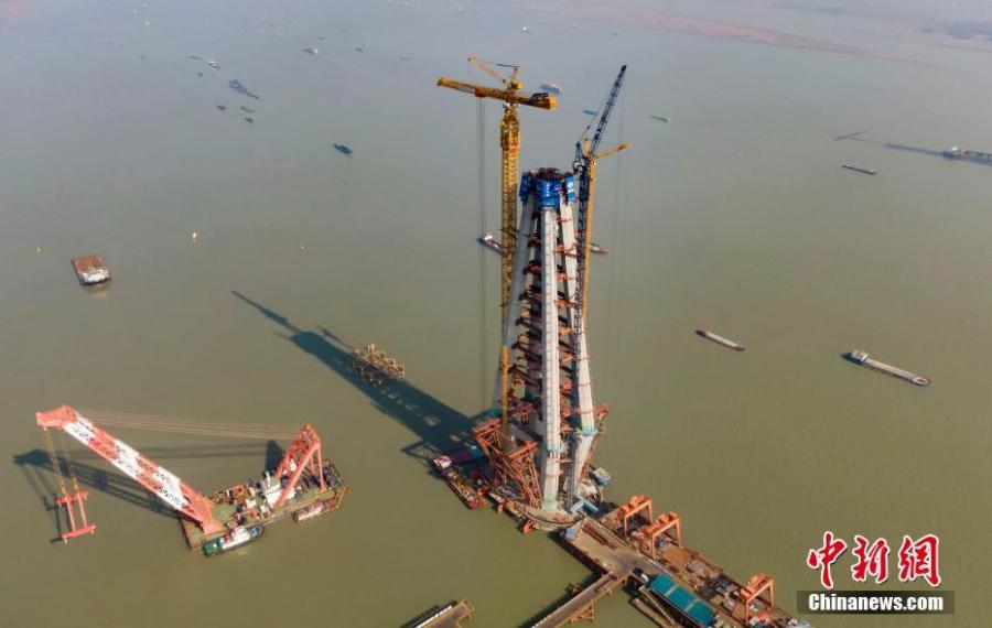 Maior guindaste de torre do mundo foi colocado em constru??o em Jiangsu