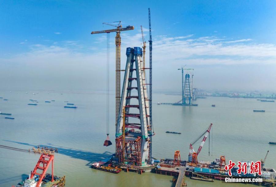 Maior guindaste de torre do mundo foi colocado em constru??o em Jiangsu