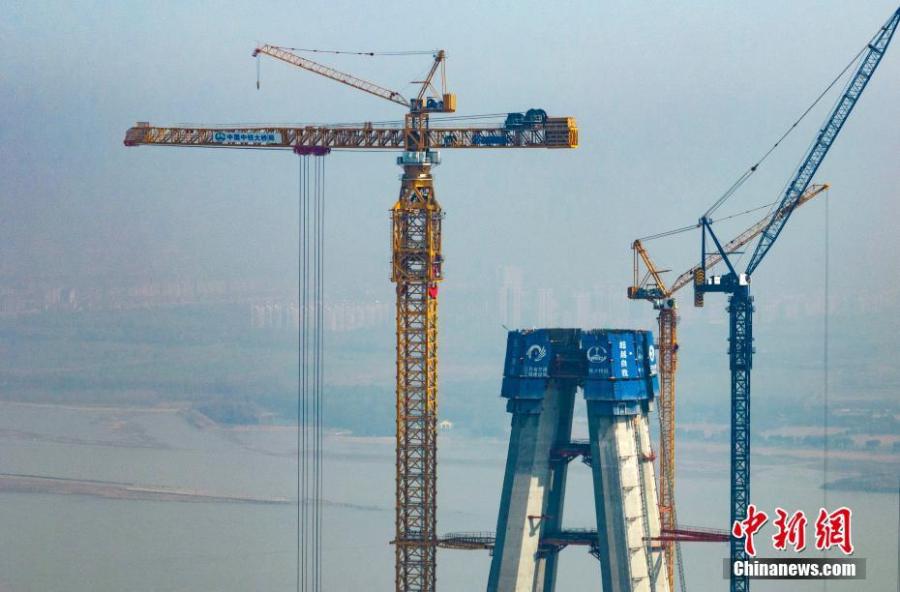 Maior guindaste de torre do mundo foi colocado em constru??o em Jiangsu