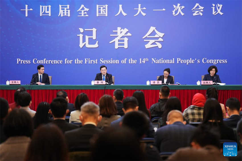 Chanceler chinês se reúne com imprensa sobre política e rela??es externas